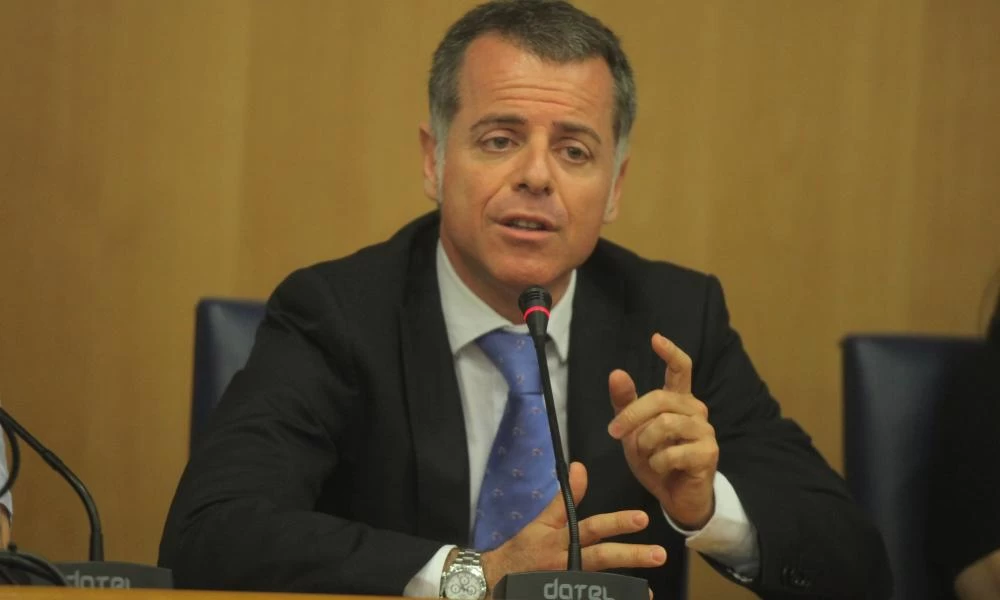 Καρούζος: Η τροπολογία για τους υποχρεωτικούς εμβολιασμούς είναι Προάγγελος και άλλων μέτρων